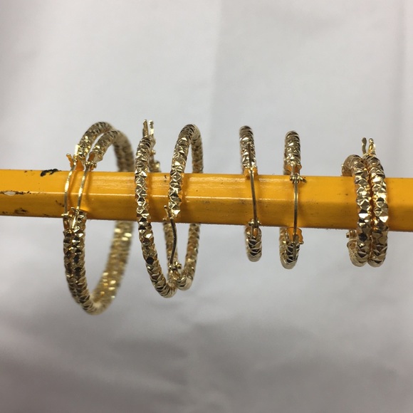 New 14k yellow gold hoop earrings - Picture 10 of 12